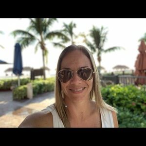 Meet your Posher, Karin